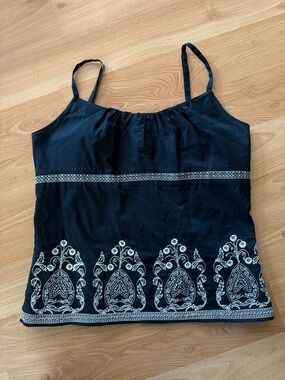 Y2K Ann Taylor Black Cami with White Floral Embroidery